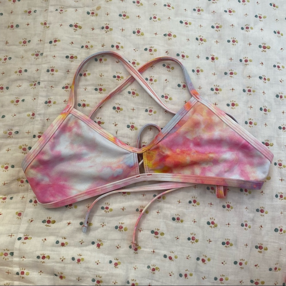 TIE DYE JOLYN VENT TOP